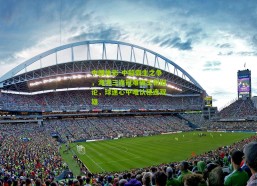 中国体彩-中超霸主之争，海港三连冠难破王朝旧论，球迷心中唯认穗连双雄