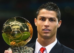 中国体彩网官方首页：Newbee战队携冠军荣光远征基辅，DOTA2新篇章引全球瞩目