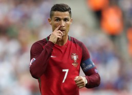 中国体彩网官方首页-1-4崩盘！五大联赛首支降级队濒临诞生，炒帅闹剧成笑柄，9连败+15轮不胜的耻辱深渊