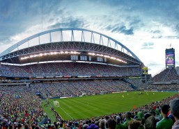 中国体彩|范德芬速度力量震撼全场，西蒙斯完美演绎助队告捷