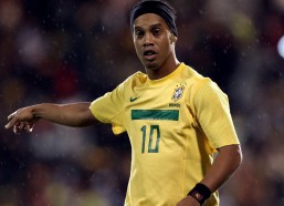 中国体彩网|曼城冬季转会窗口或召回埃切韦里，留队可能性不排除