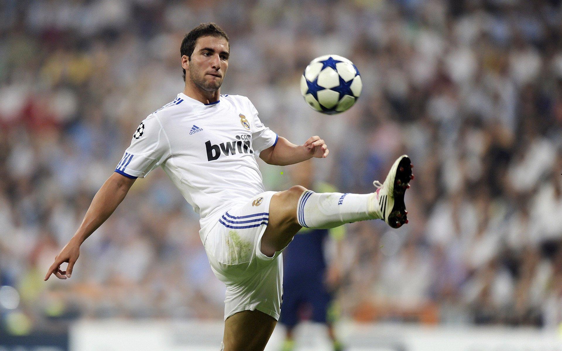 李霄鹏解析国际足坛变局，在动荡浪潮中为中国足球捞大鱼